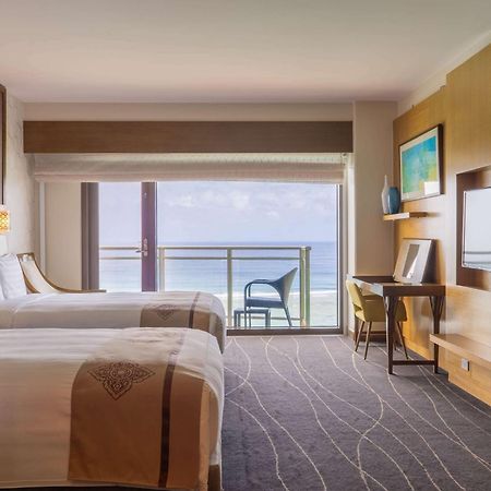 Dusit Thani Guam Resort Tumon Exteriör bild