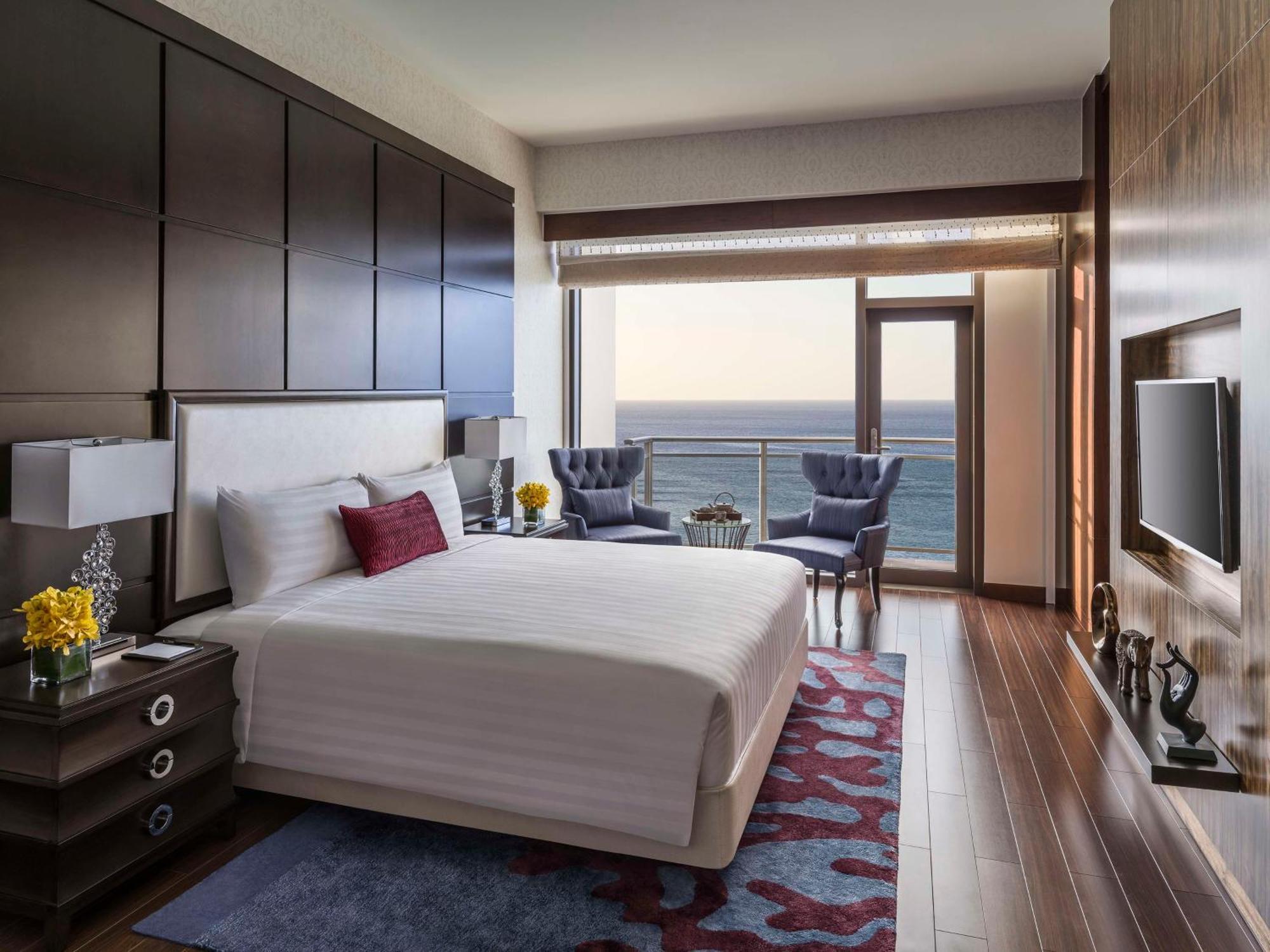 Dusit Thani Guam Resort Tumon Exteriör bild