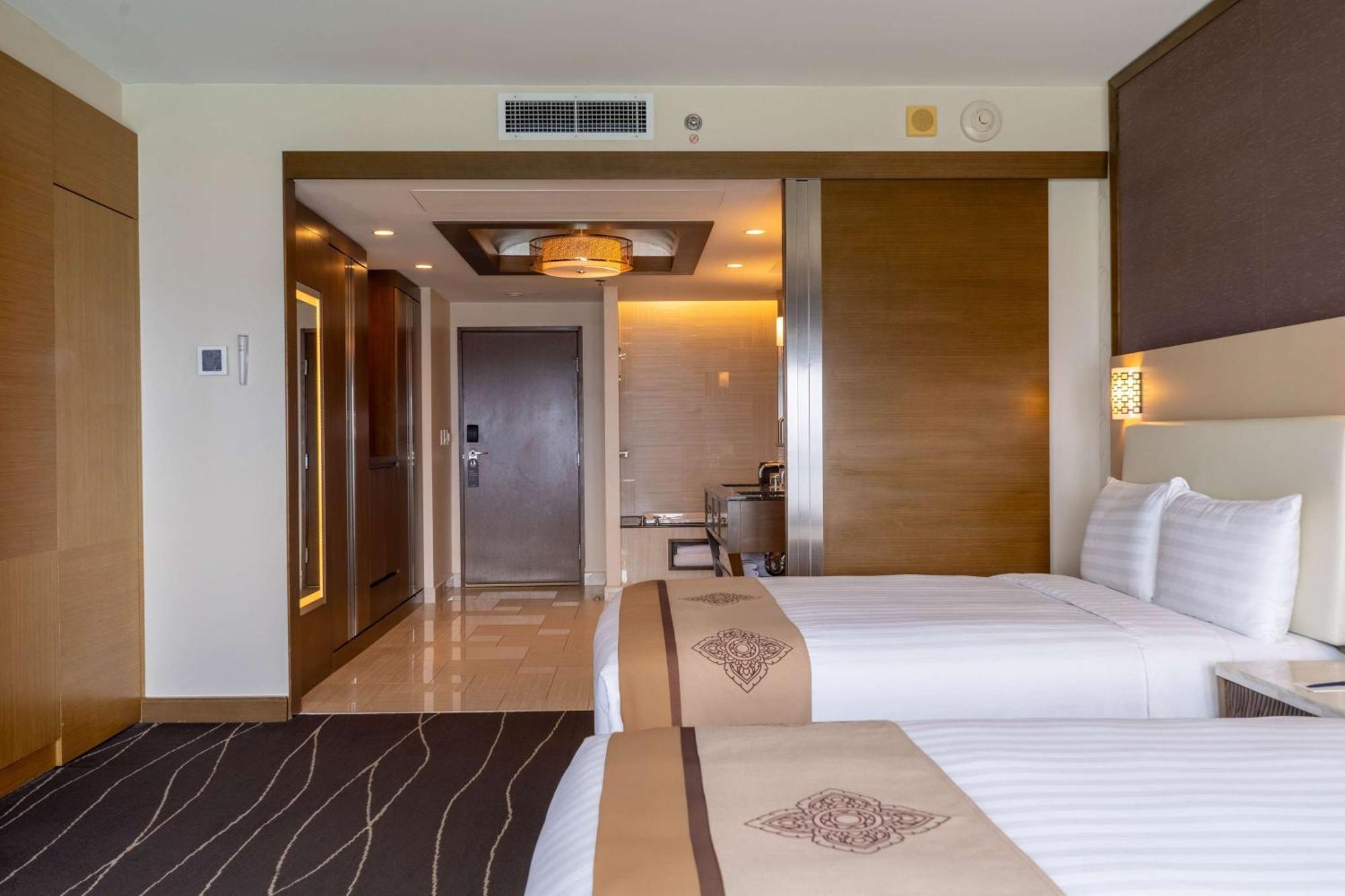Dusit Thani Guam Resort Tumon Exteriör bild