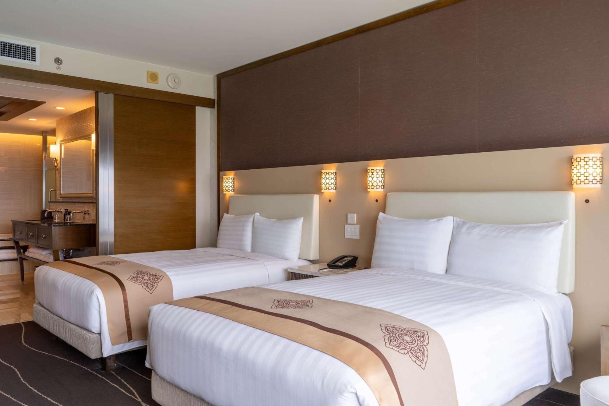 Dusit Thani Guam Resort Tumon Exteriör bild
