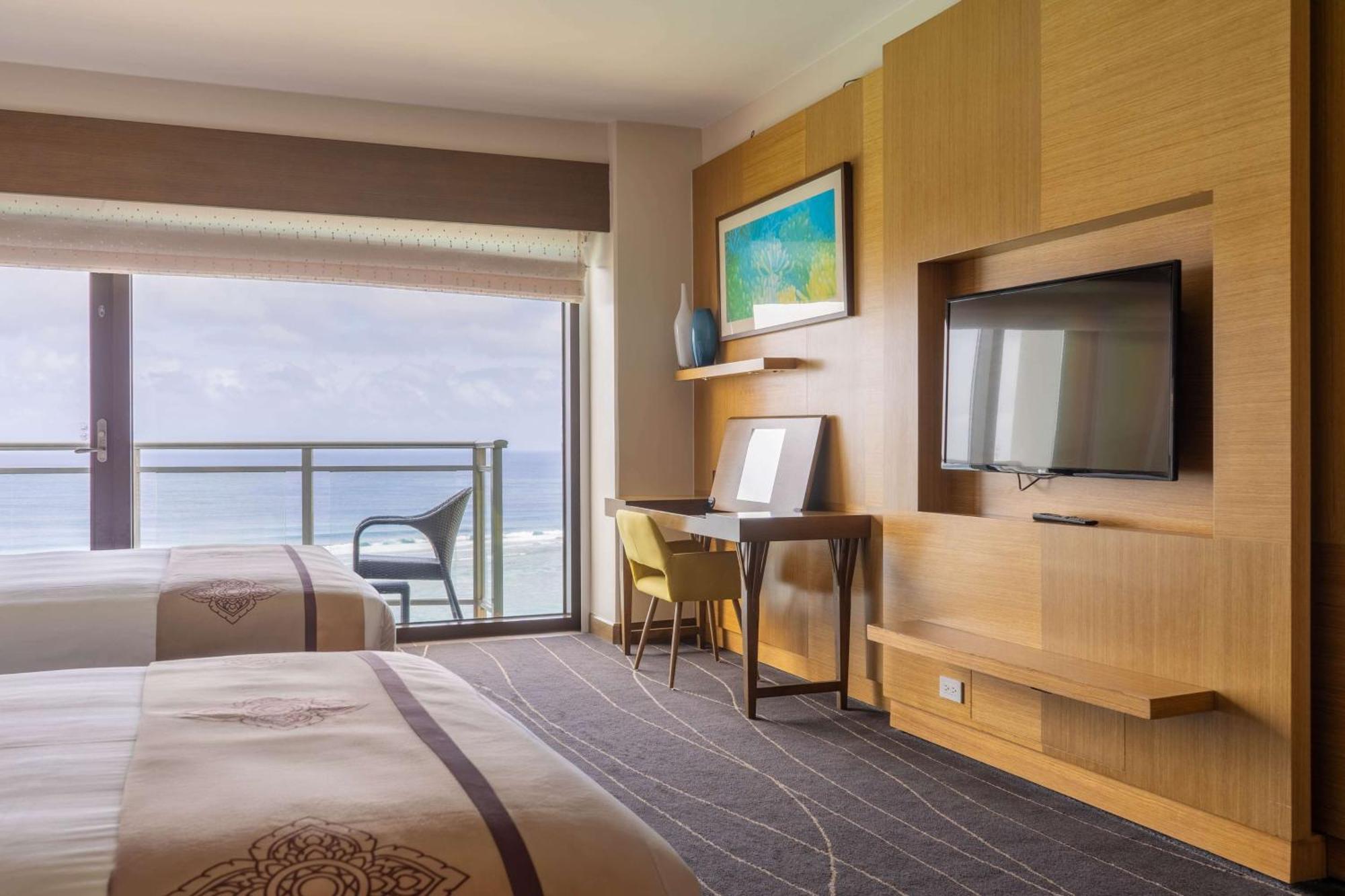 Dusit Thani Guam Resort Tumon Exteriör bild