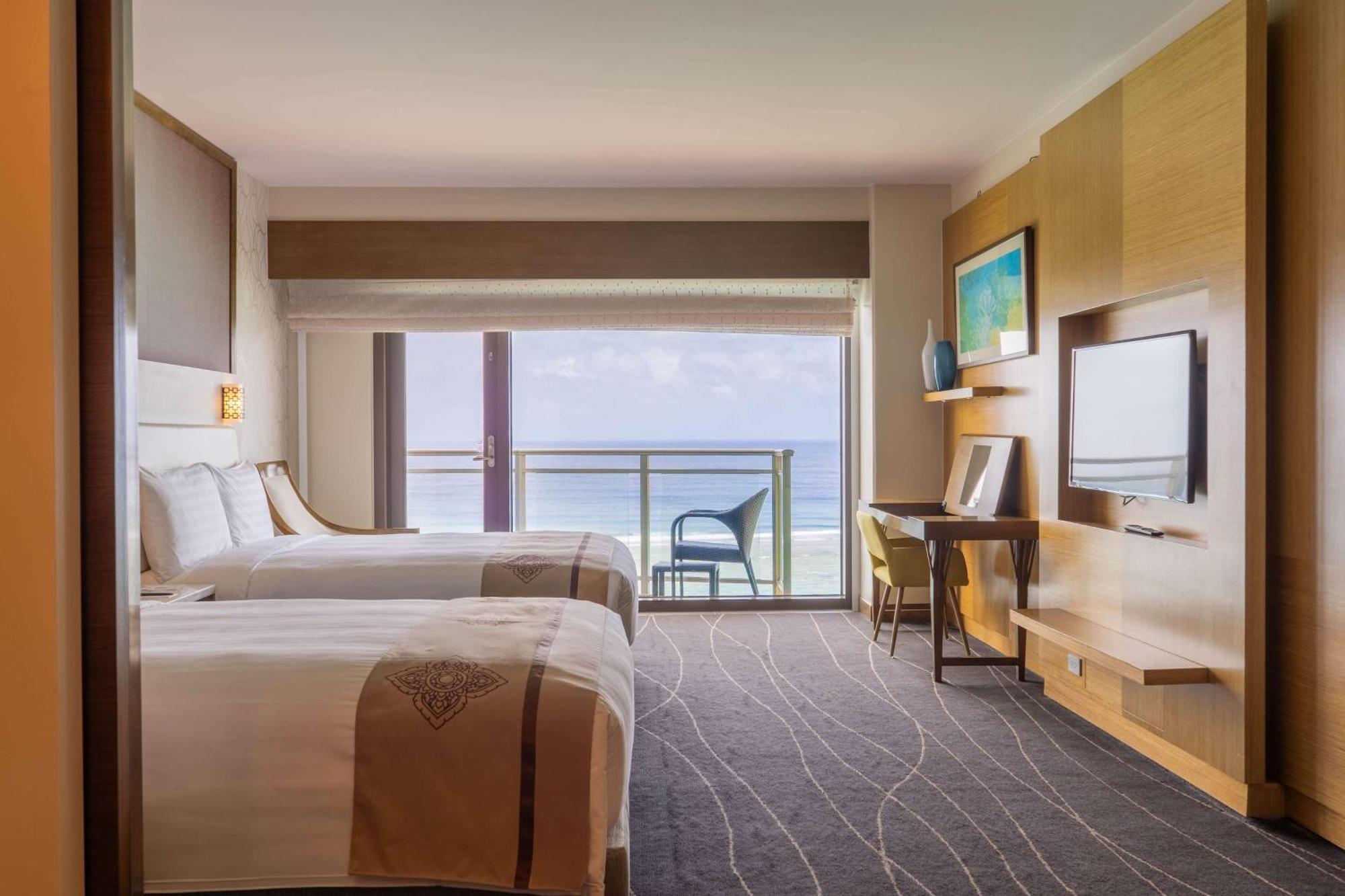 Dusit Thani Guam Resort Tumon Exteriör bild